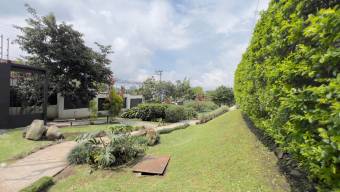 Se alquila casa con mucha luz natural en San Antonio Escazú 26-760