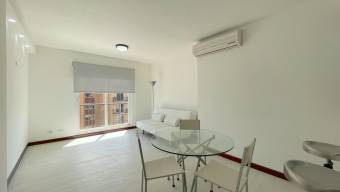 Se alquila espacioso apartamento en Escazú San José 26-1176