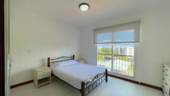 Se alquila espacioso apartamento en Escazú San José 26-1176