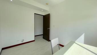 Se alquila espacioso apartamento en Escazú San José 26-1176