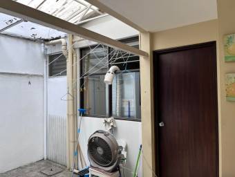 Se alquila apartamento en San Pedro Montes de Oca 25-1627