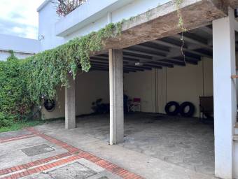 Se alquila apartamento en San Pedro Montes de Oca 25-1627