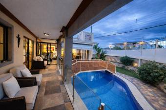 Venta de Excelente Casa en Escazú / Mls. 26-1351 OFC JB