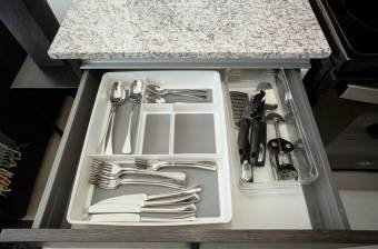 Se alquila apartamento amoblado en Montes de Oca San José 26-1340