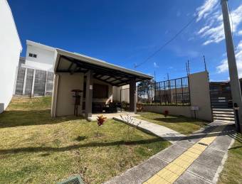 Se vende casa en San Pablo Heredia 26-1395