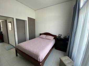 Venta Casa Montes de Oca 26-1005