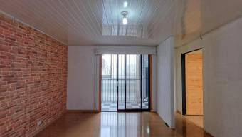 Venta de Casa con Apartamento 26-244