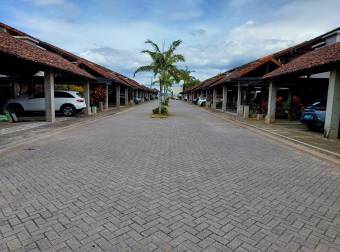 Casa remodelada en condominio exclusivo de Santa Ana