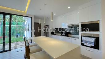 Venta de Casa en San Antonio-Escazú. RAH 26-1421 PRECIO REBAJADO