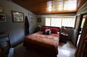 se vend espaciosa casa con jardin y estanque 19-1343