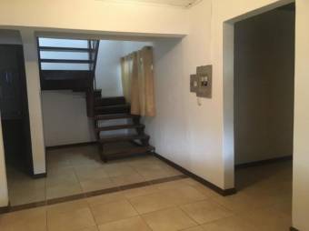 se alquila apartamento en sabanan 20-189