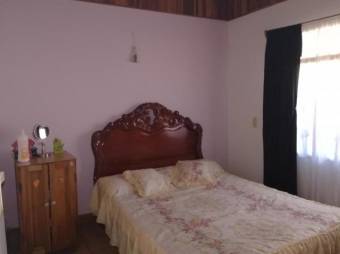 se vende linda casa en santa barbara heredia 20-530