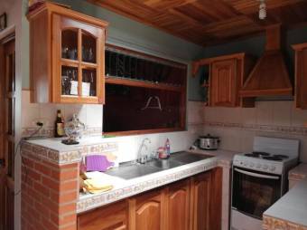 se vende linda casa en santa barbara heredia 20-530