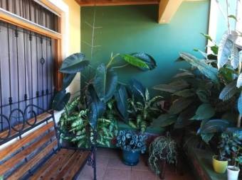 se vende linda casa en santa barbara heredia 20-530