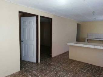 se vende propiedad con dos casa  y un apartamento 20-71