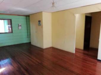 se vende propiedad con dos casa  y un apartamento 20-71