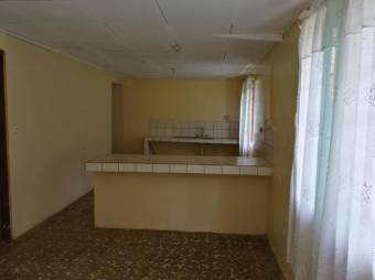 se vende propiedad con dos casa  y un apartamento 20-71