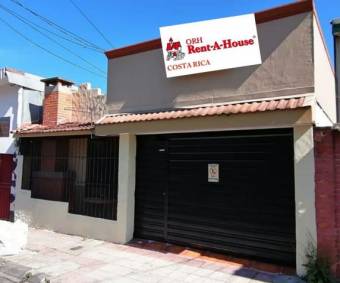 se vende espaciosa casa en altos de guadalupe