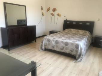 se vende casa en guachipelin norte 20-599