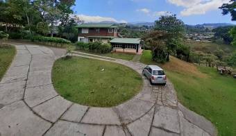5-Acre Estate, 2 Houses, Forest, Views, San Ramon de Tres Rios
