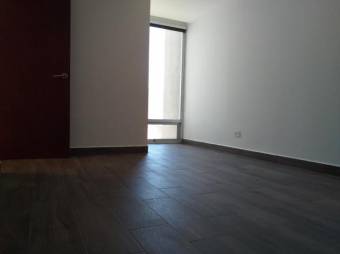 se alquila apartamento en paseon colon con fabulosa vista 20-554