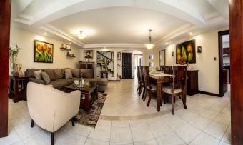 TERRAQUEA House for sale in Trejos Montealegre, Escazu. Beautifu.l house with first finishes.