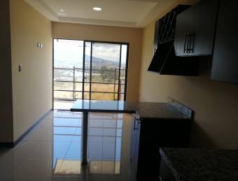 TERRAQUEA Apartment inside a second level condominium, very spacious and modern