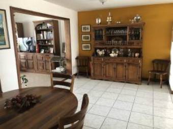 Venta de hermosa casa en Residencial de Ulloa, Heredia. #20-623