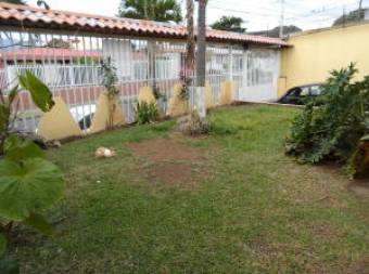 A la venta amplia y bella casa en San Juan de Tibás. #20-628