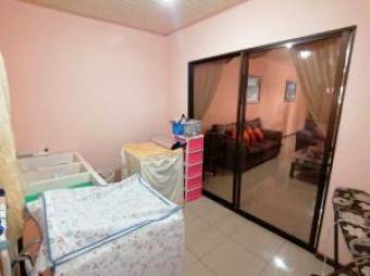 Estupenda casa con apartamento en San Isidro, Heredia. #20-262