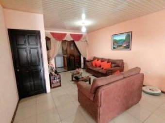 Estupenda casa con apartamento en San Isidro, Heredia. #20-262