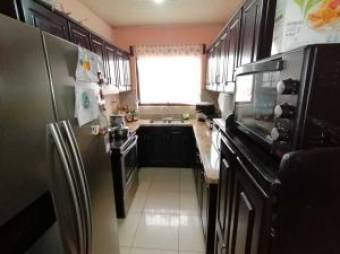 Estupenda casa con apartamento en San Isidro, Heredia. #20-262