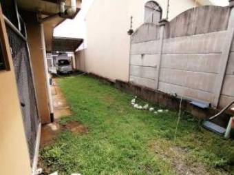 Estupenda casa con apartamento en San Isidro, Heredia. #20-262