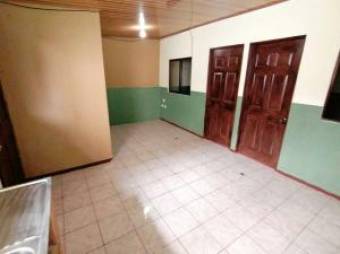 Estupenda casa con apartamento en San Isidro, Heredia. #20-262