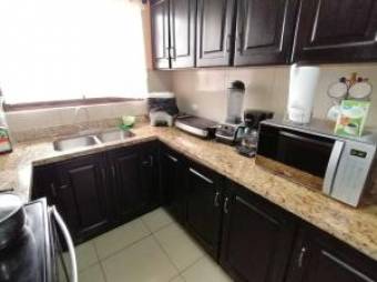 Estupenda casa con apartamento en San Isidro, Heredia. #20-262