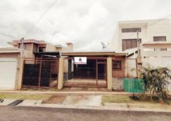 Estupenda casa con apartamento en San Isidro, Heredia. #20-262