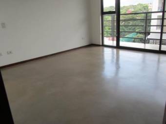 se alquila espacioso e iluminado apartamento amoblad  en santa ana 20-698