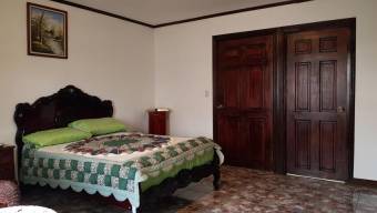 se vende linda casa en san francisco de heredia 20-434