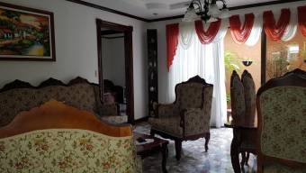 se vende linda casa en san francisco de heredia 20-434