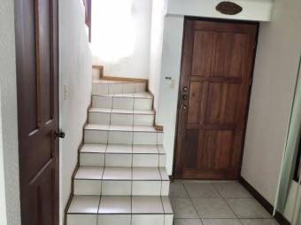 se vende espacios casa en ulloa heredia 20-623