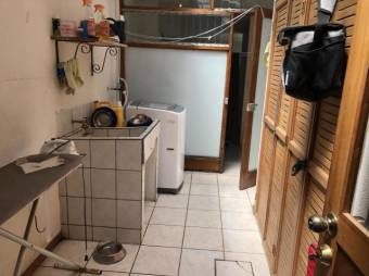 se vende espacios casa en ulloa heredia 20-623