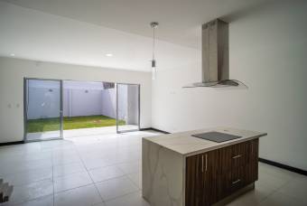 TERRAQUEA-Amplia y moderna casa en Curridabat 183 m2 de construcción, y amplio patio