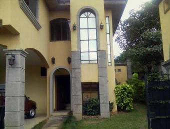 Venta de casa en San José, Curridabat, Condominio La Abadía