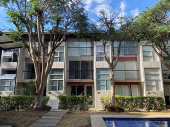 Venta de Casa en  Rio Oro, Santa Ana. 21-1462a 