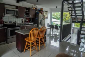 Venta de Casa en  Rio Oro, Santa Ana. 21-1462a 