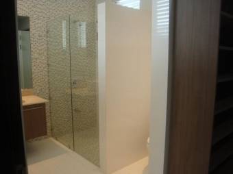 Exclusivo Apartamento  en  SantaAna.  Venta   CG-20-1749