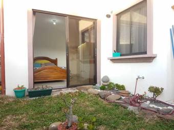 se vende casa en San Josecito de San Rafael de  Heredia 21-1406