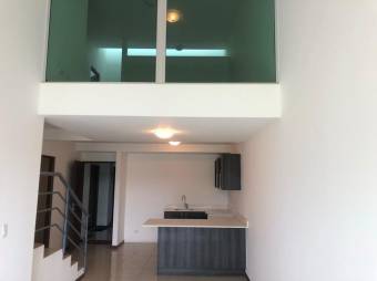 se vende espacioso apartamento en cariari heredia 21-1403