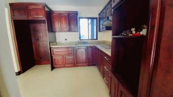 se vende espaciosa casa en Rio Oro santa ana 21-1568