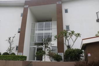 Exclusivo Apartamento   en  SantaAna.  Venta   CG-20-715